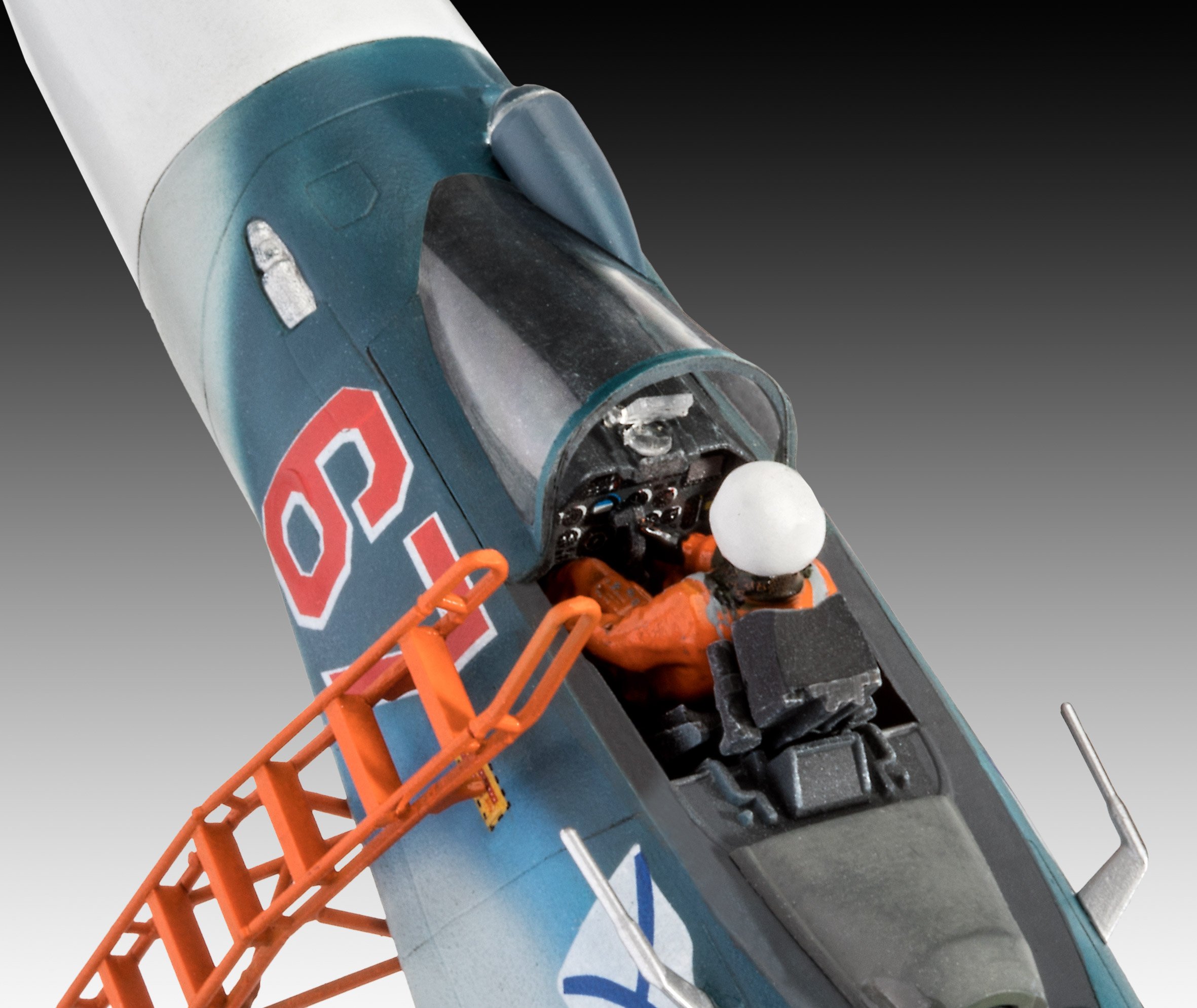 Amazon | ドイツレベル 1/72 ロシア空軍 スホーイ Su-33 フランカー